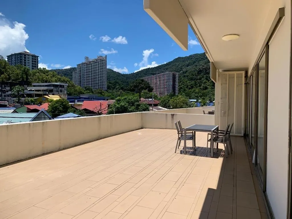 By The Sea Batu Ferringhi公寓 马来西亚